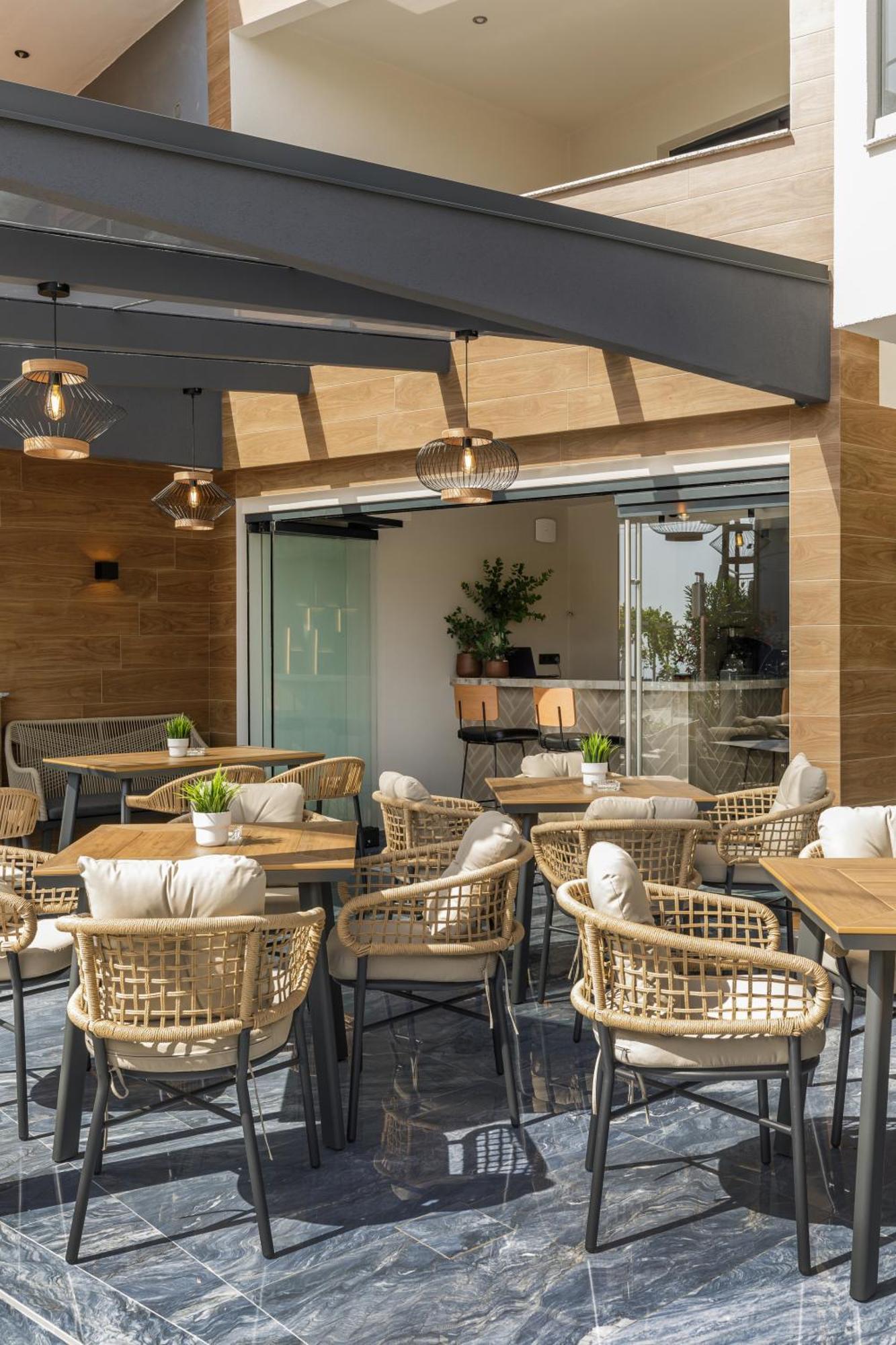 Costa De Luxe Suites Лептокарія Екстер'єр фото